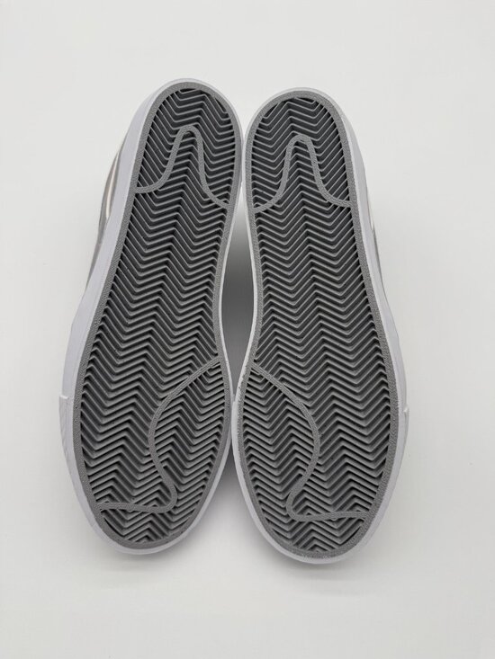 Athletic_Shoes